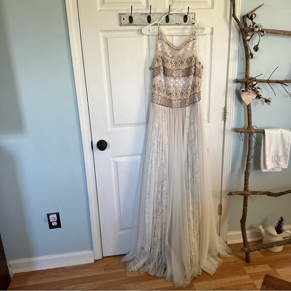 Marchesa NWT gown ivory cream white lace beaded dress - Picture 15 of 16